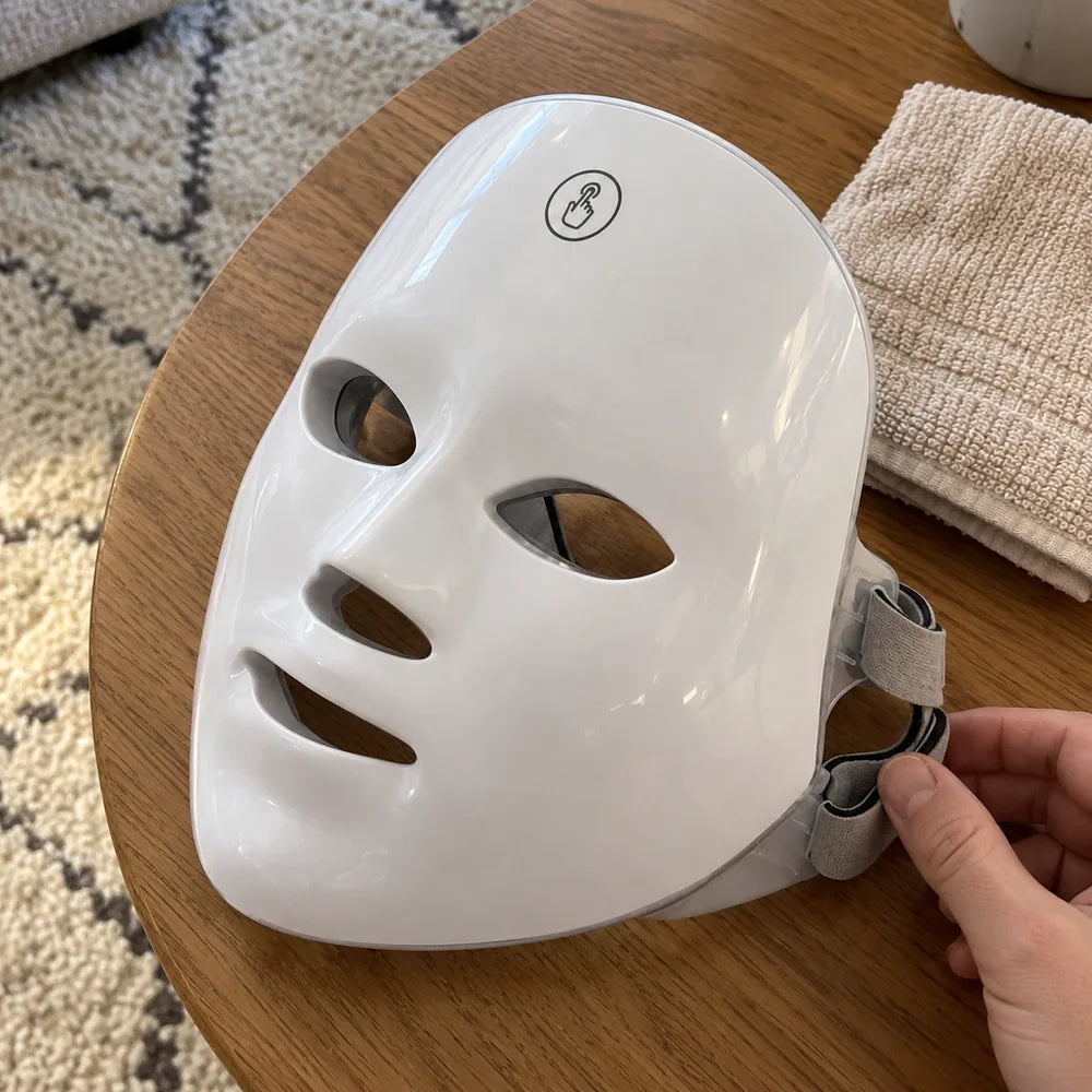 Afterglow white LED face mask: photo 1.