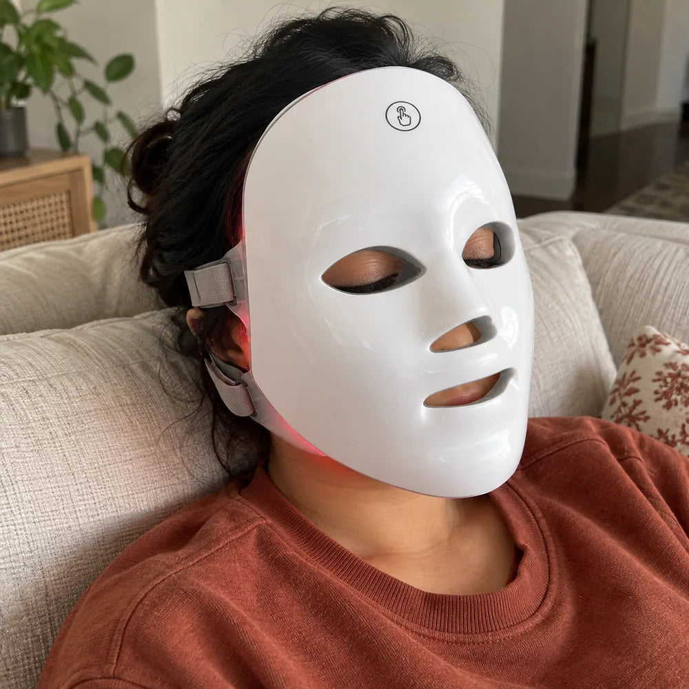 Afterglow white LED face mask: photo 11.