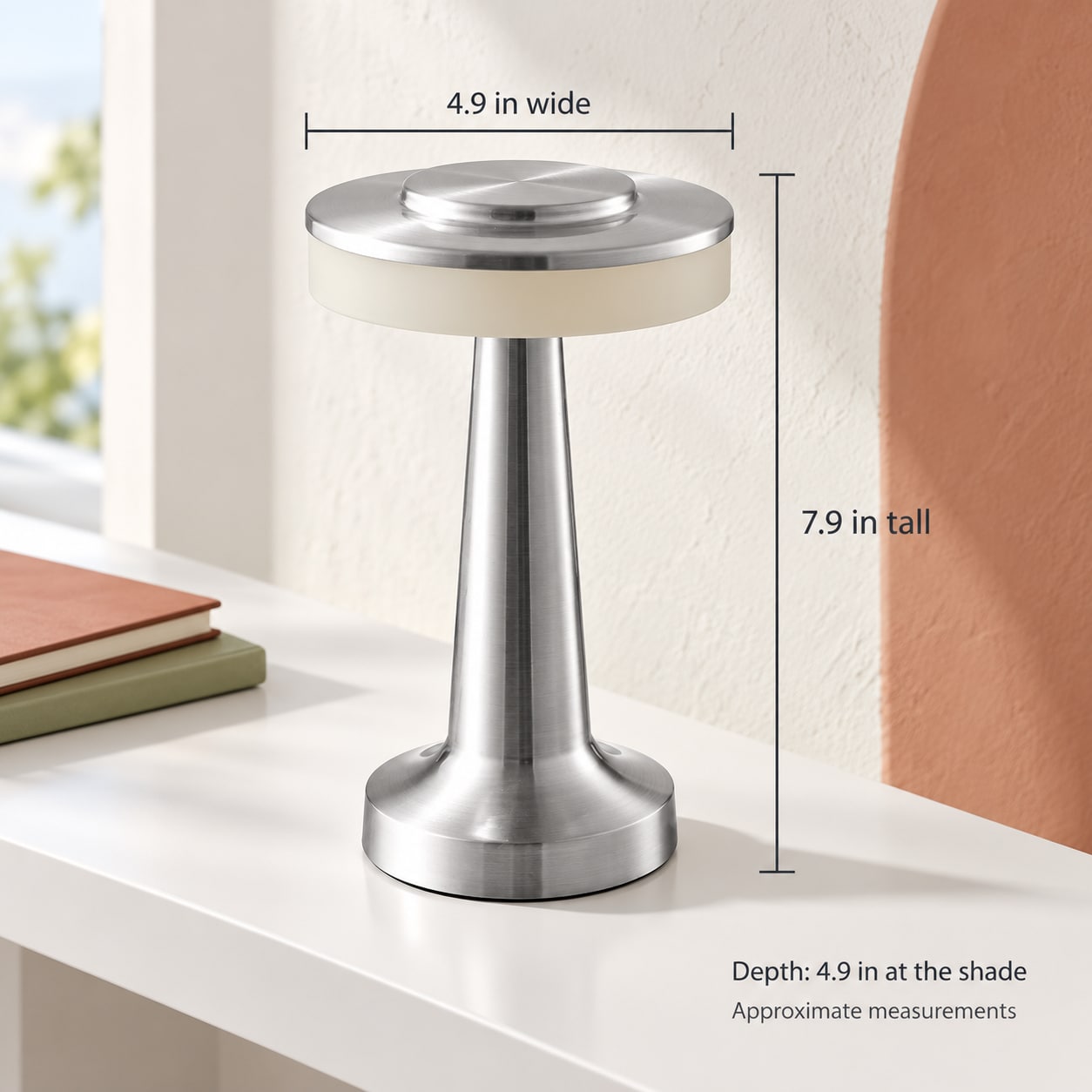 Lamp size guide: approx. 7.9 inches tall, 4.9 inches wide and deep across the round shade.