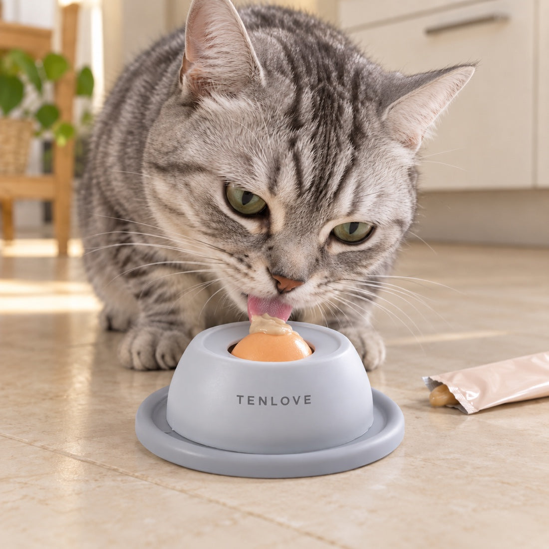 A little lick-and-roll treat time.