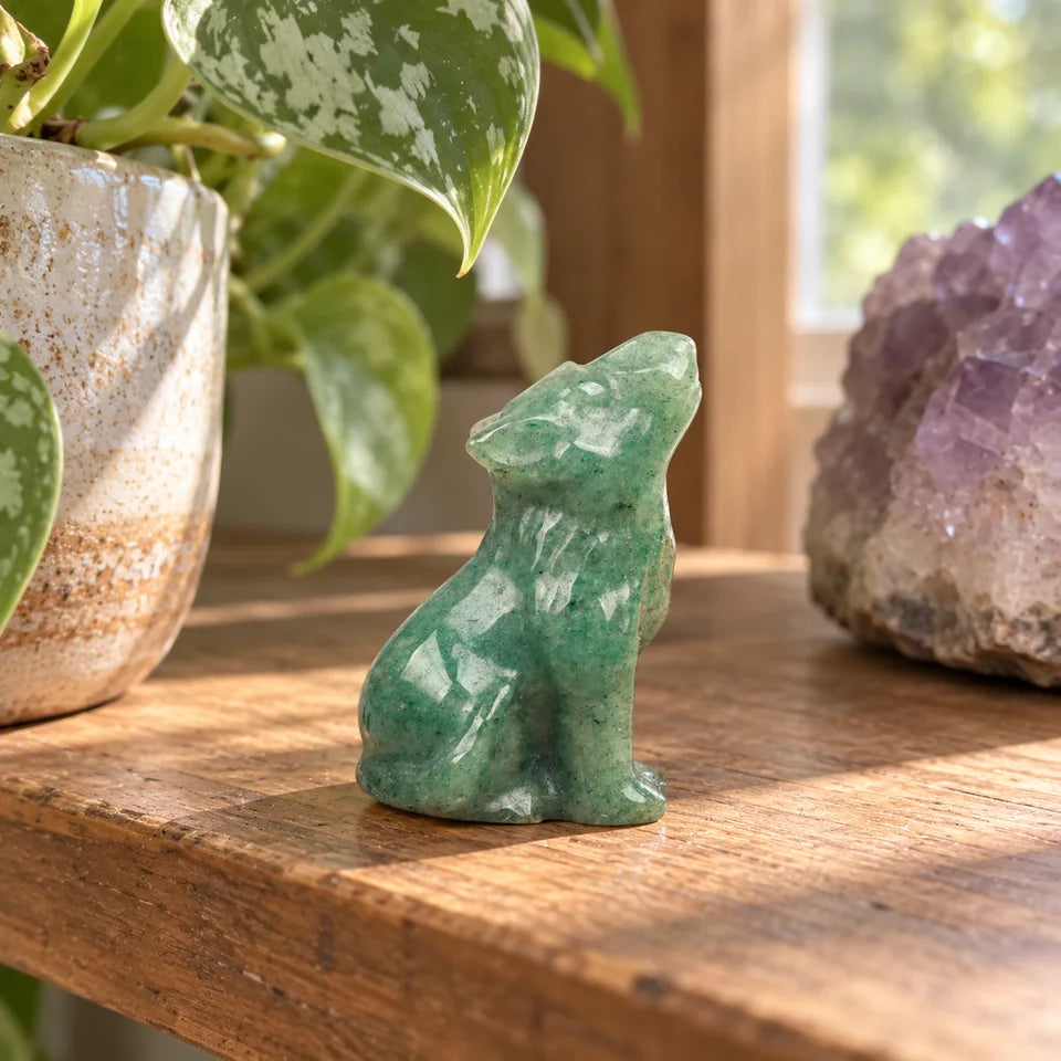 Mini Stone Wolf Figurine — Customer photo 2