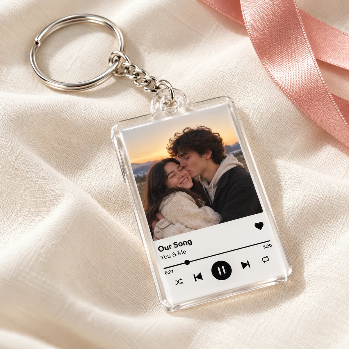 Single-photo keychain on ivory linen with a rose ribbon